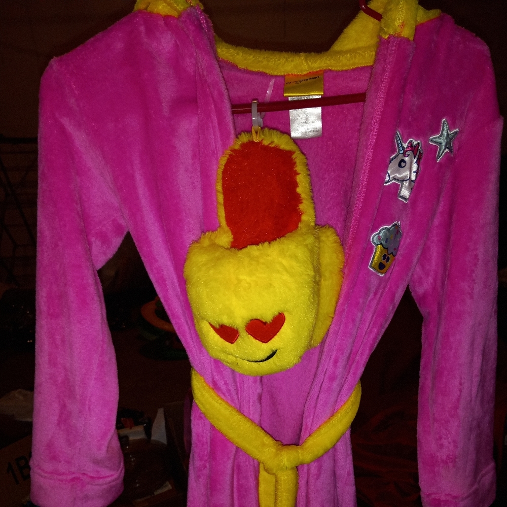 Girls Size Medium Emoji Robe with Matching Slippers Size 11-12